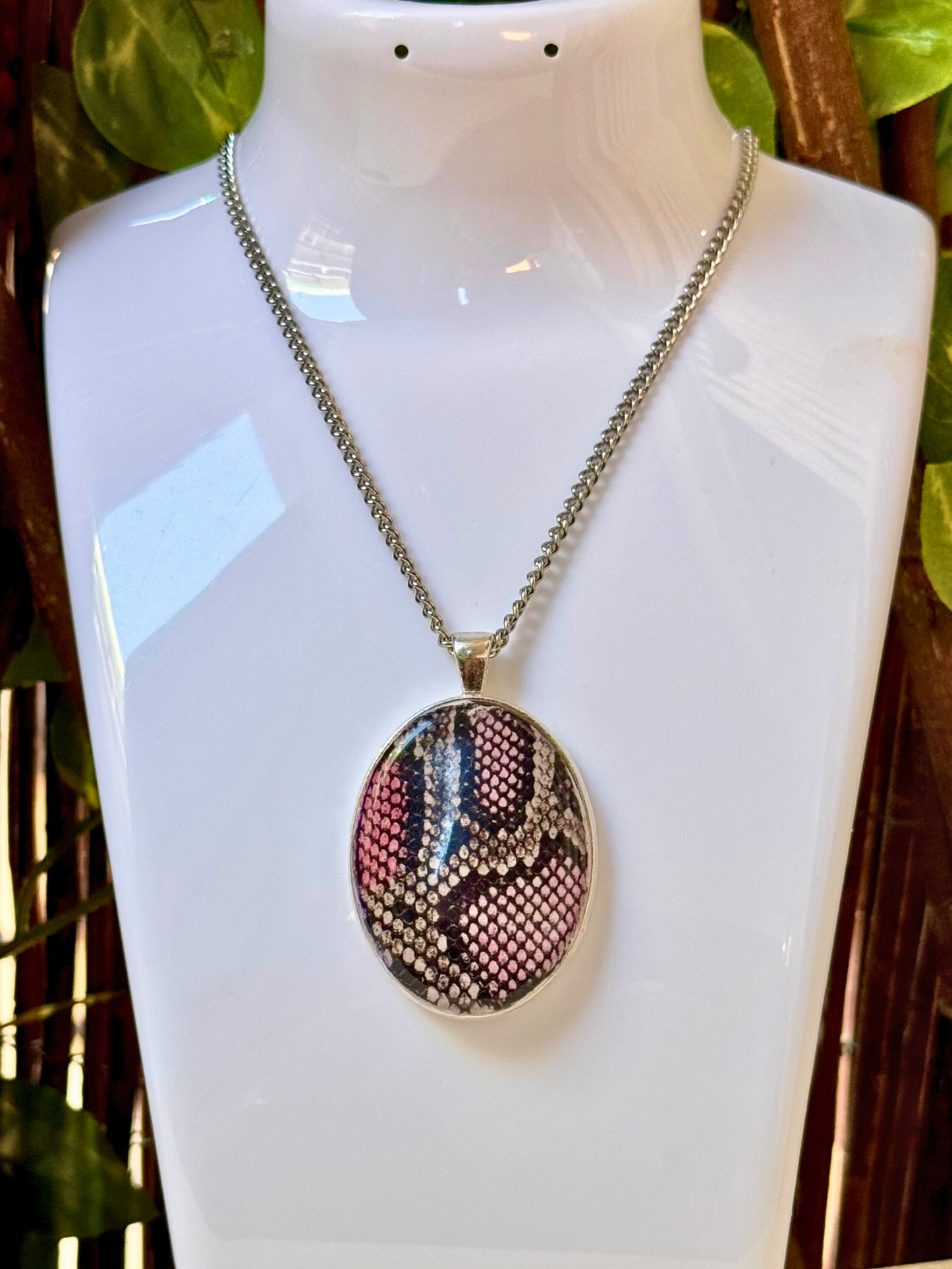 Colgante Ovalado Serpiente