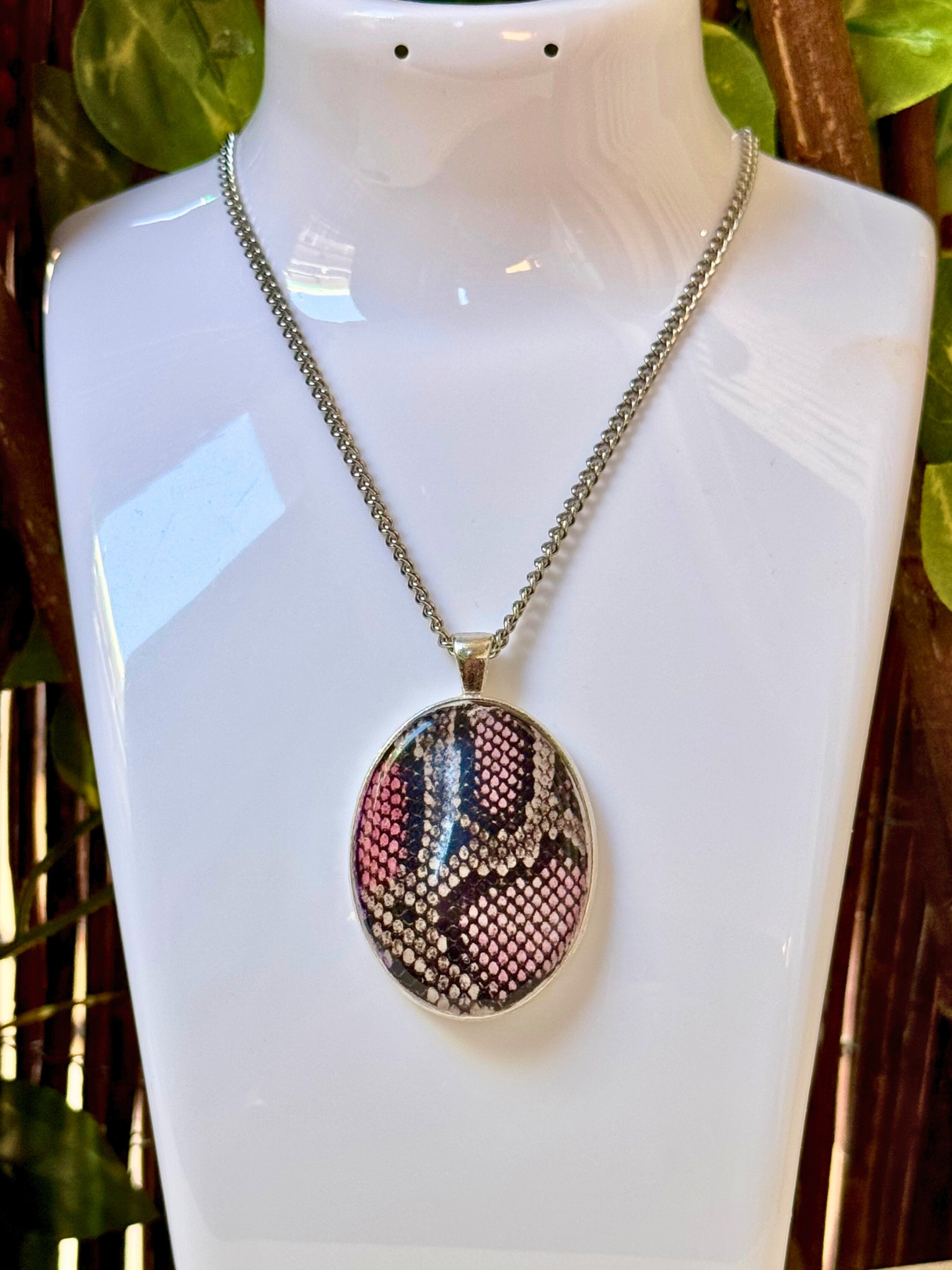 Colgante Ovalado Serpiente