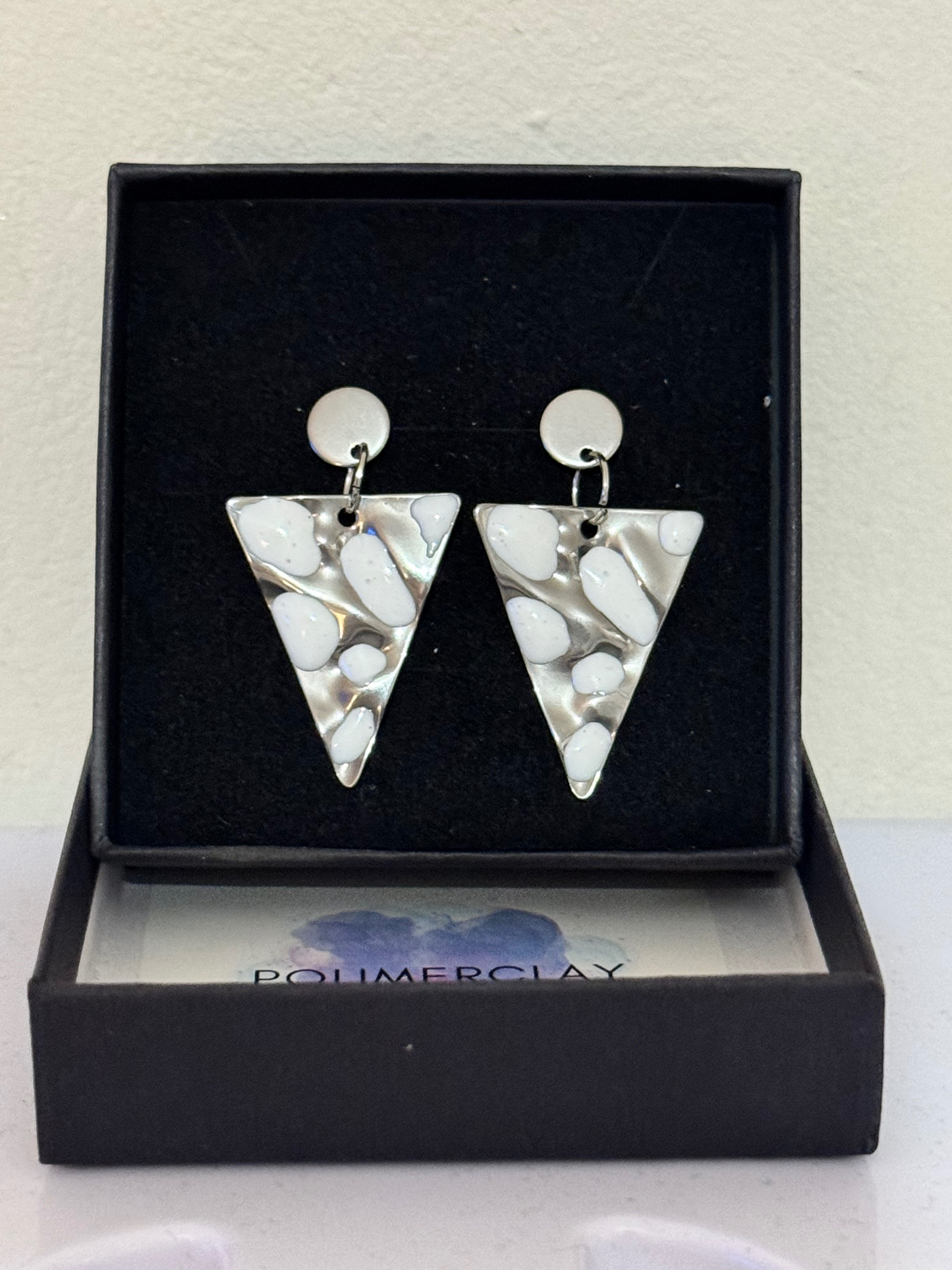 Pendientes triangulo acero inoxidable y resina