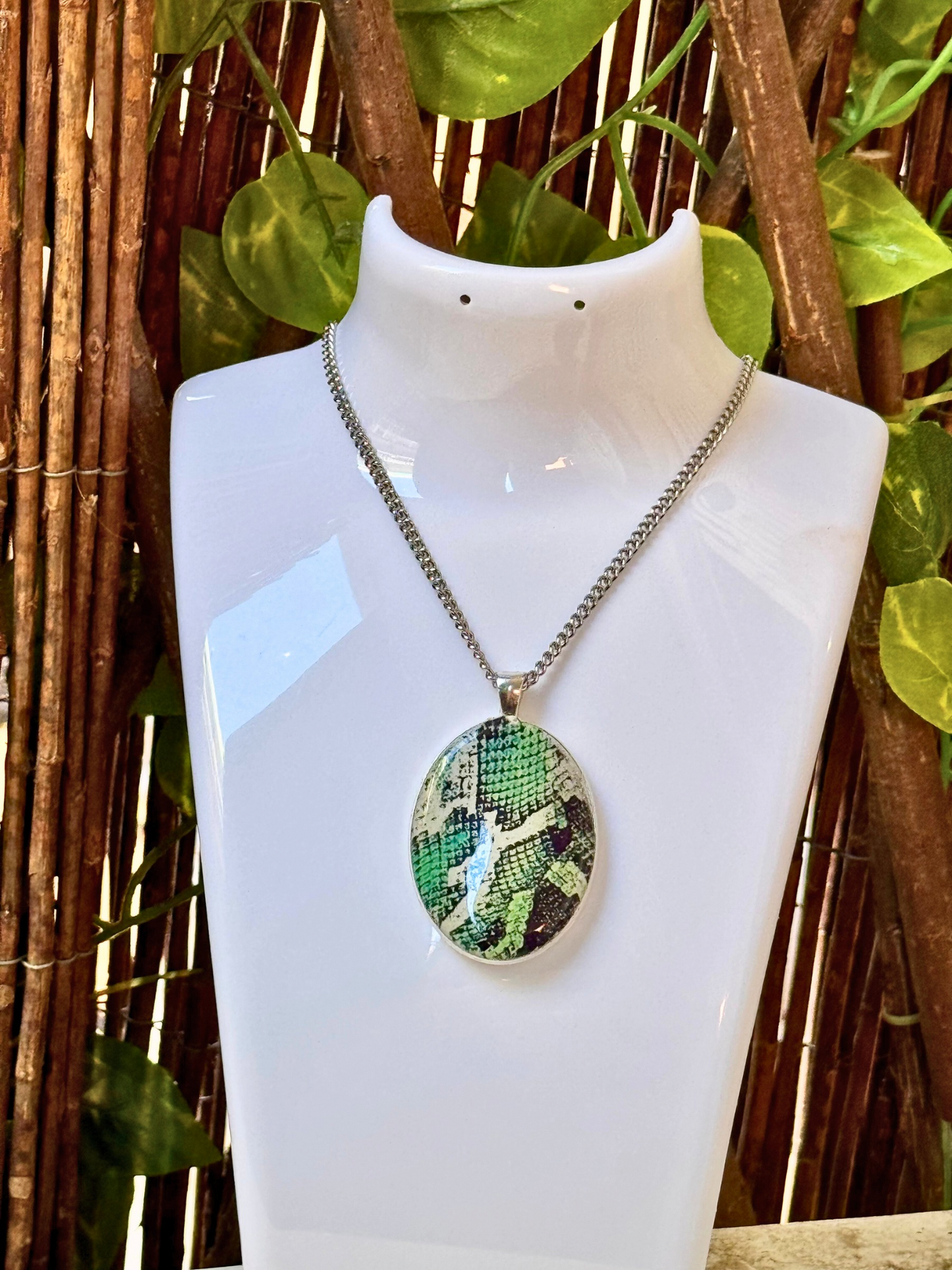 Colgante Ovalado Serpiente