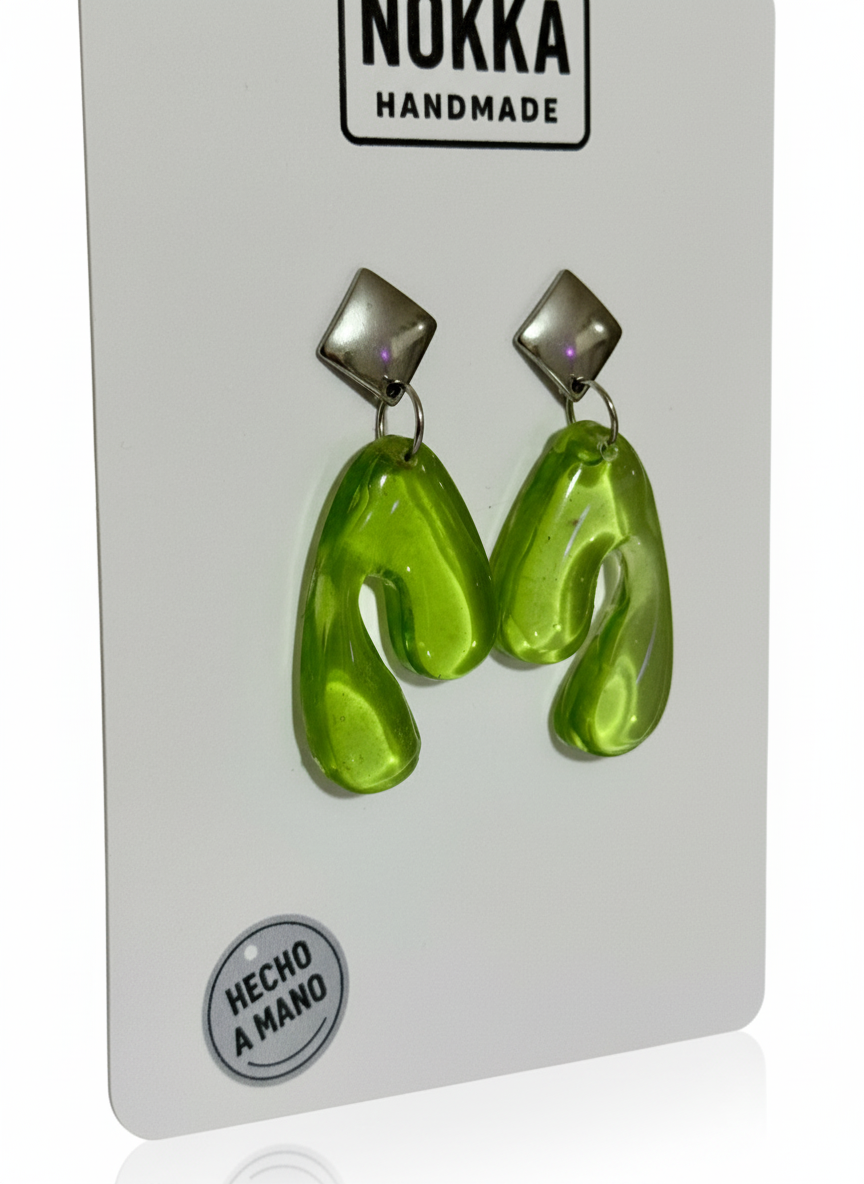 Pendientes verdes translucidos
