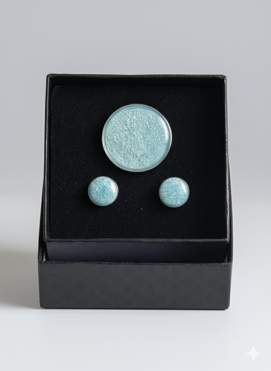 Conjunto anillo circular y pendientes botón azul celeste