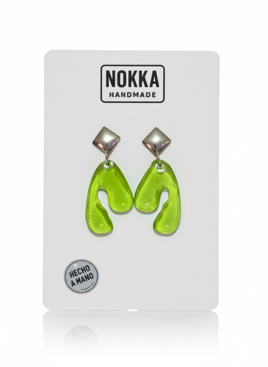 Pendientes verdes translucidos