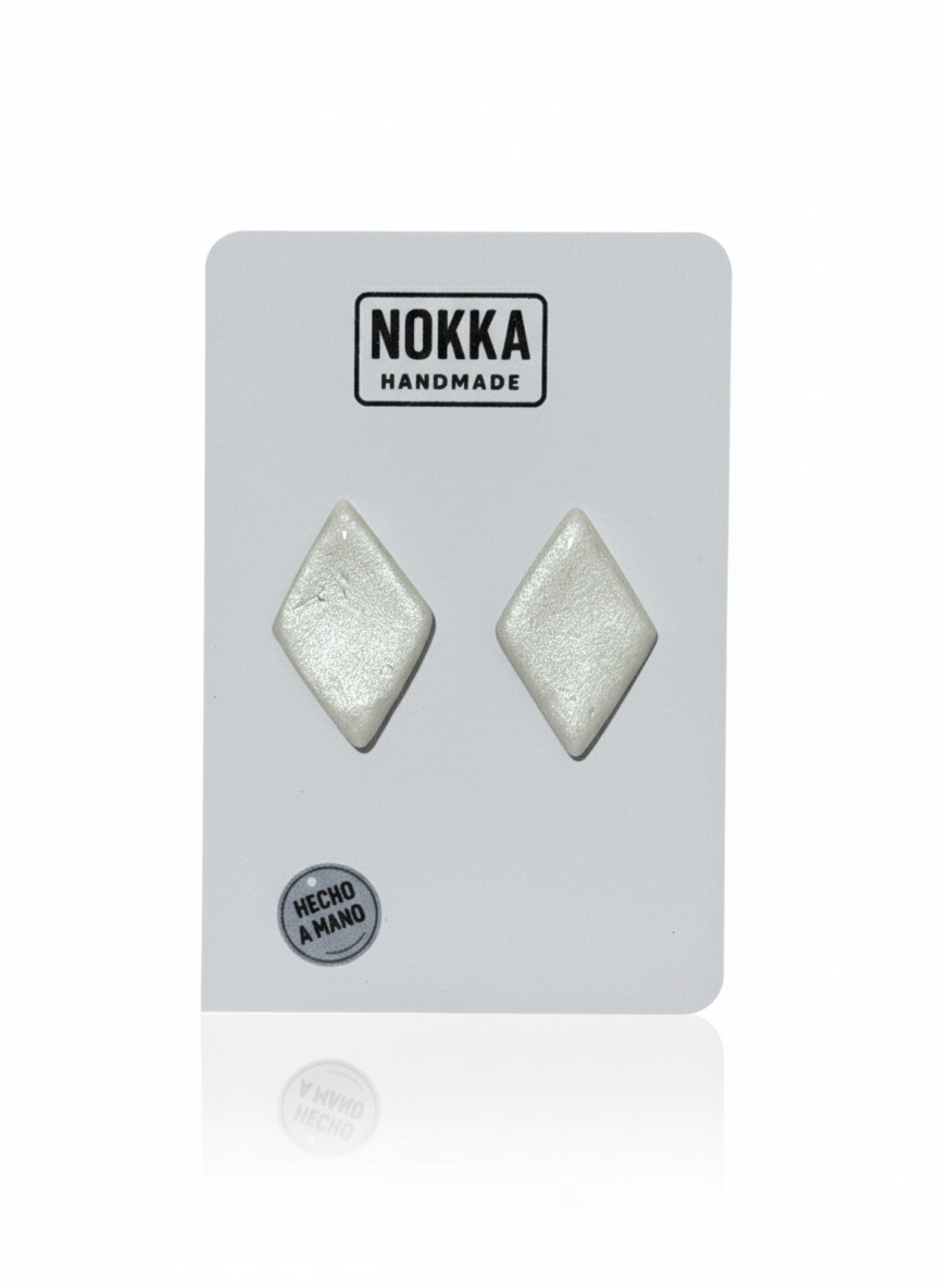 Pendientes botón rombo perla