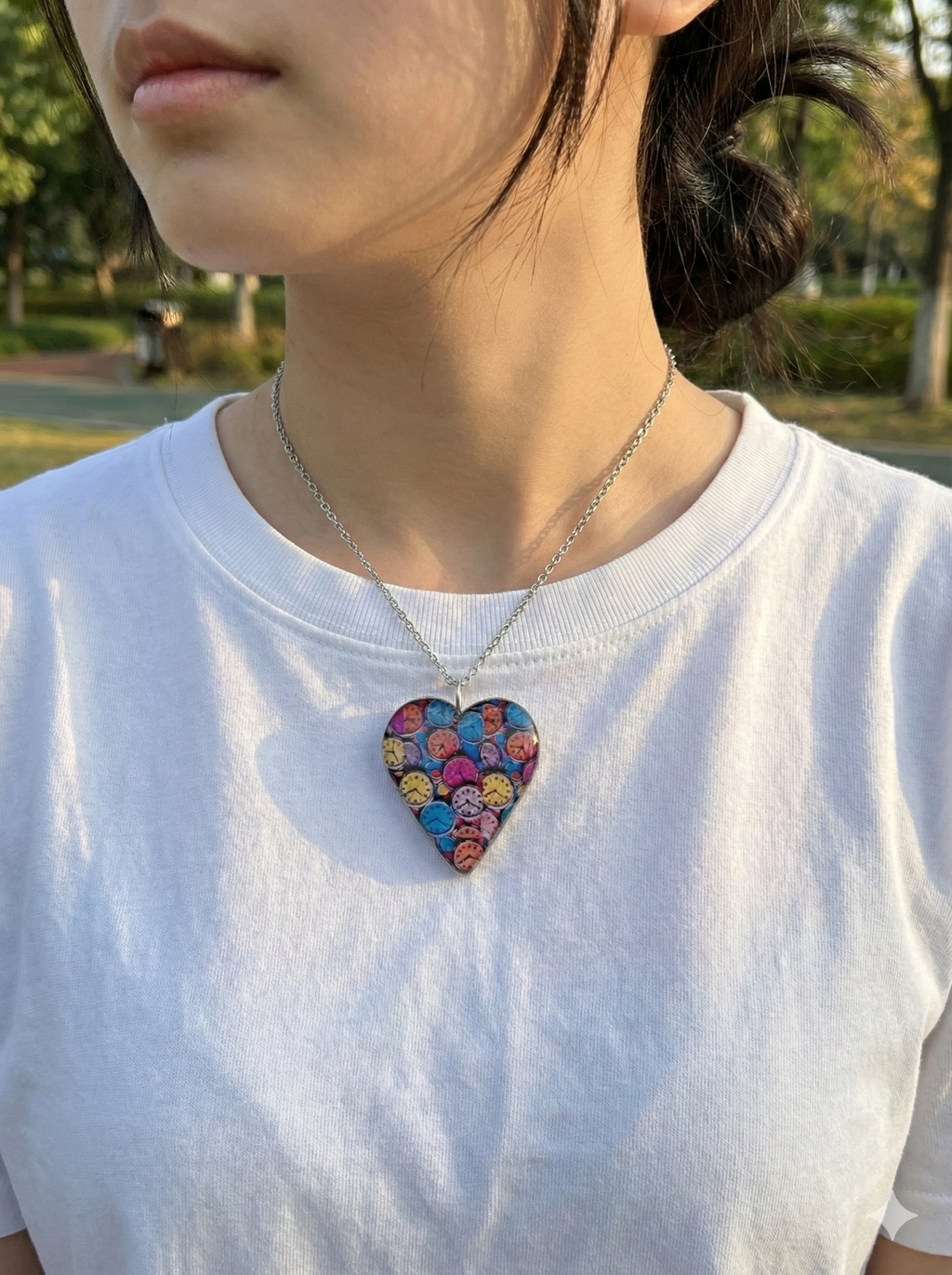 Colgante arcilla polimerica forma corazón relojes